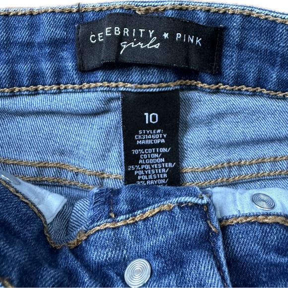 Girls celebrity pink cut off lace jeans shorts - Picture 3 of 3